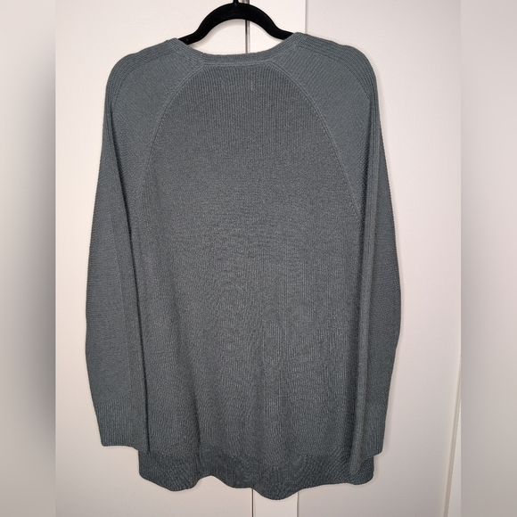 Athleta Hanover V-neck Sweater Gray sz L - Picture 5 of 7